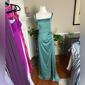 NWTAdrianna Papell DarkMint/Teal Cross-Back Maxi Dress in Teal sz8